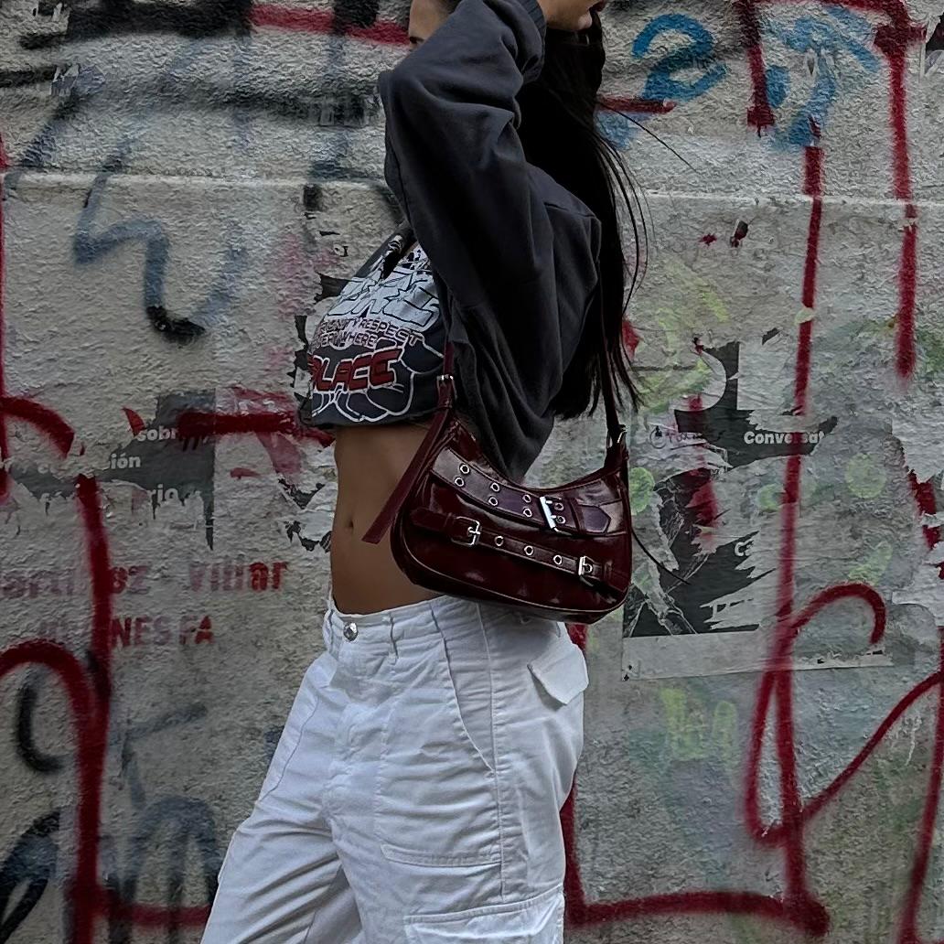 Cartera Cherry